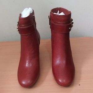 Short ankle boots